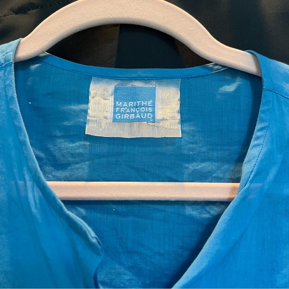Marithe’ light Blue button front top very well made in Italy! Size US Medium - Picture 3 of 6